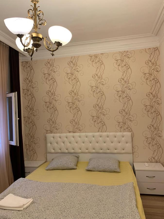 Old Batumi Apartments Bagian luar foto